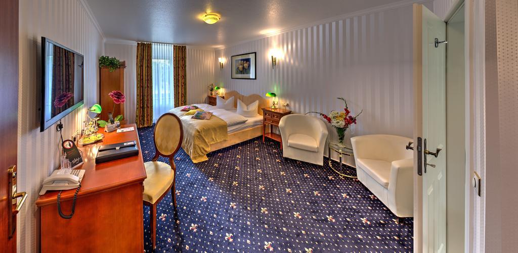 Landhotel Schwarzer Adler Suelzetal Phòng bức ảnh