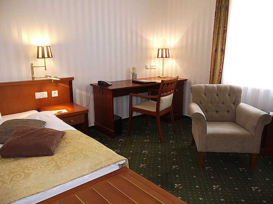 Landhotel Schwarzer Adler Suelzetal Phòng bức ảnh