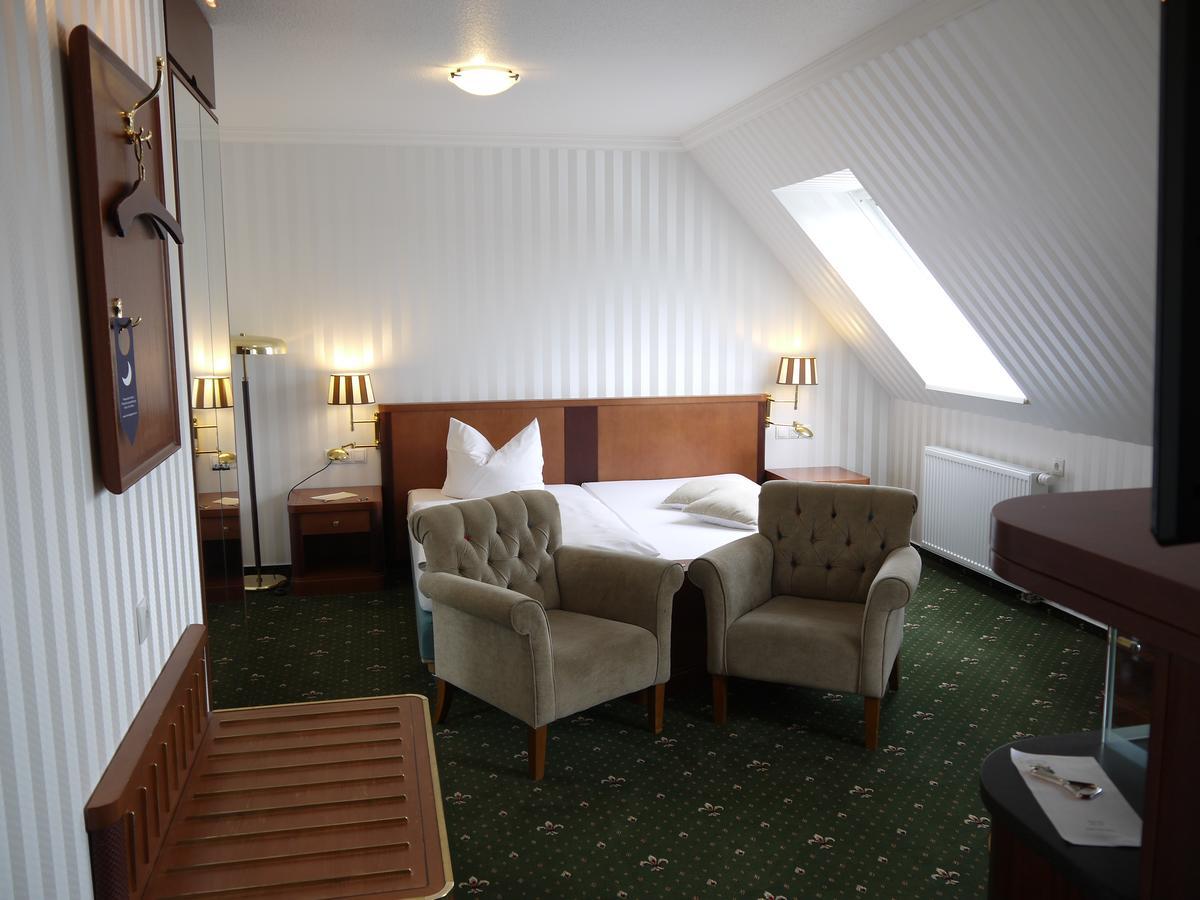 Landhotel Schwarzer Adler Suelzetal Phòng bức ảnh