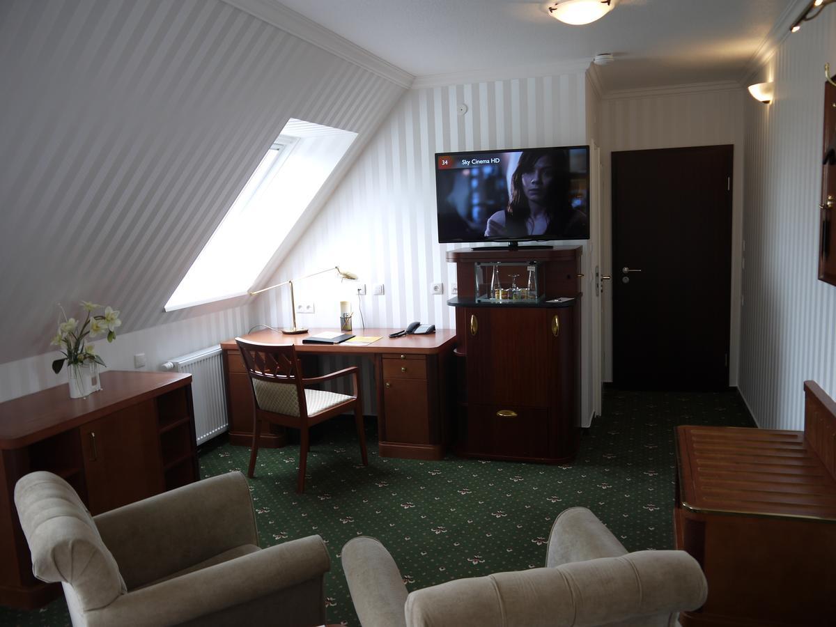 Landhotel Schwarzer Adler Suelzetal Ngoại thất bức ảnh